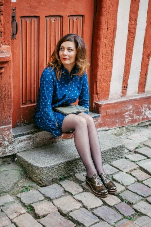 3 idees de looks avec une robe et des derbies